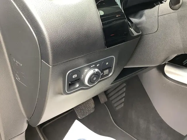 Mercedes-Benz B-Klasse 180 Premium 2020 Benzine 25