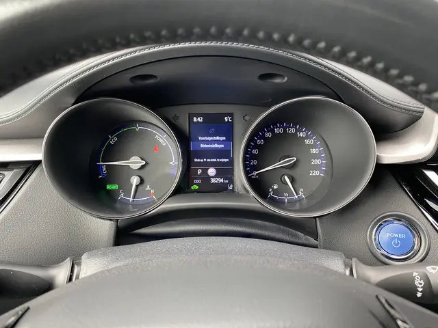 Toyota C-HR 1.8 Hybrid Active 2022 Hybride Benzine 14