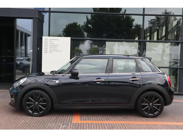 MINI 5-Deurs Cooper 2021 Benzine 4