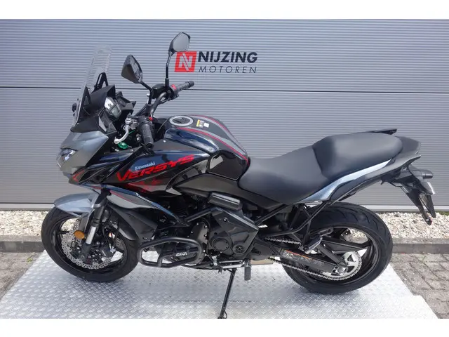 Kawasaki Versys 650 ABS 2022 Benzine 15