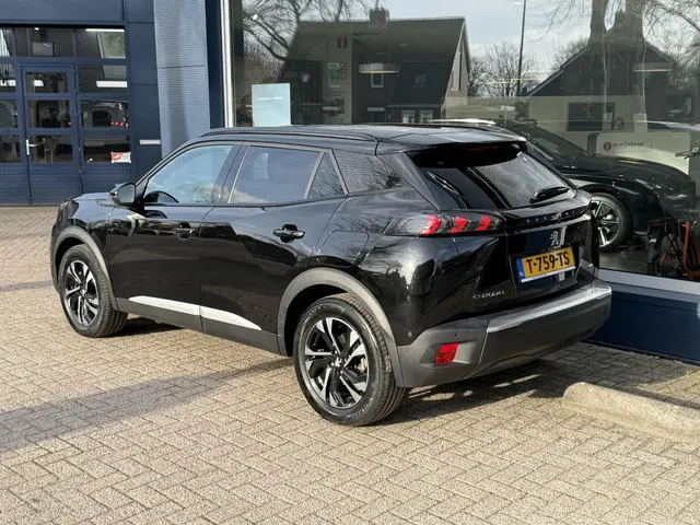 Peugeot e-2008 EV GT 2022 Elektrisch 3