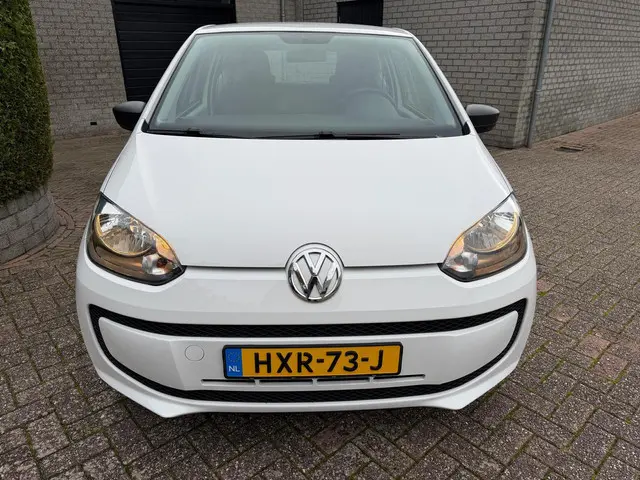 Volkswagen up! 3