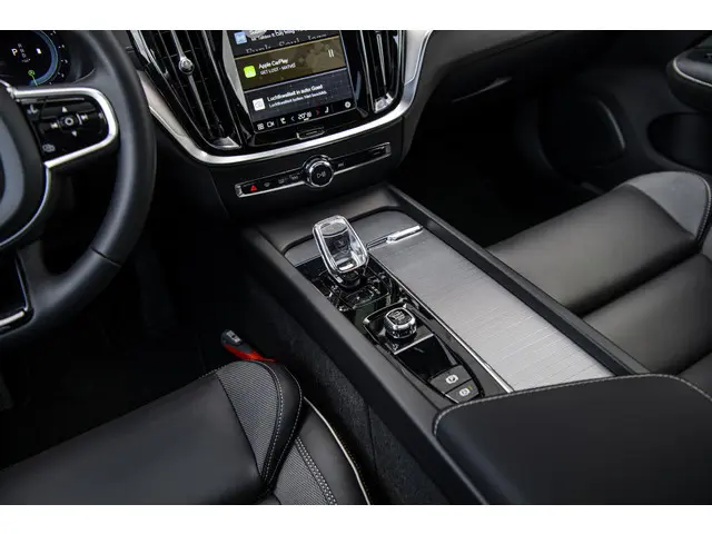 Volvo S60 2.0 B4 Ultimate Dark 2023 Benzine 41