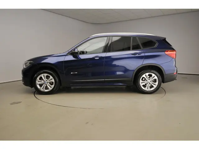 BMW X1 sDrive18i High Executive 2017 Benzine 2