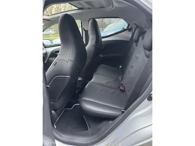 Toyota Aygo 1.0 VVT-i Automaat|Vouwdak|NAP 2017 Benzine 12