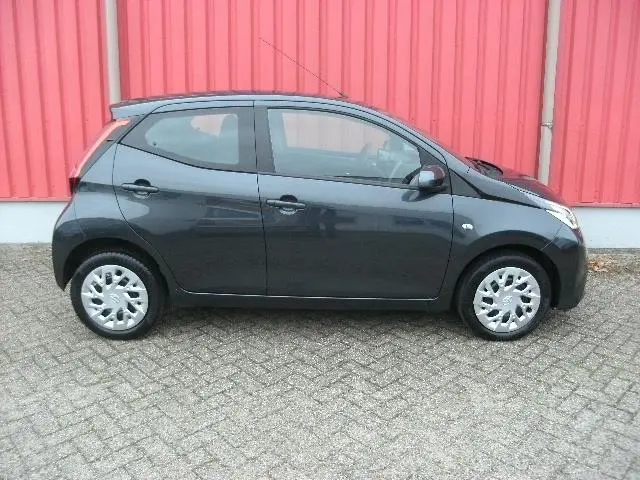 Toyota Aygo 1.0 VVT-i X-Play / VERKOCHT 2019 Benzine 7