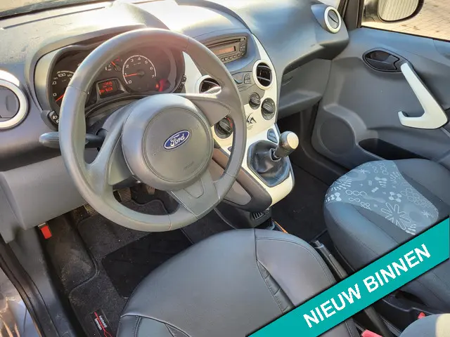 Ford Ka 1.2 Champions Edition start/stop 2012 Benzine 13