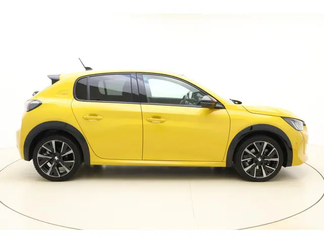 Peugeot 208 1.2 PureTech GT Pack 2022 Benzine 9