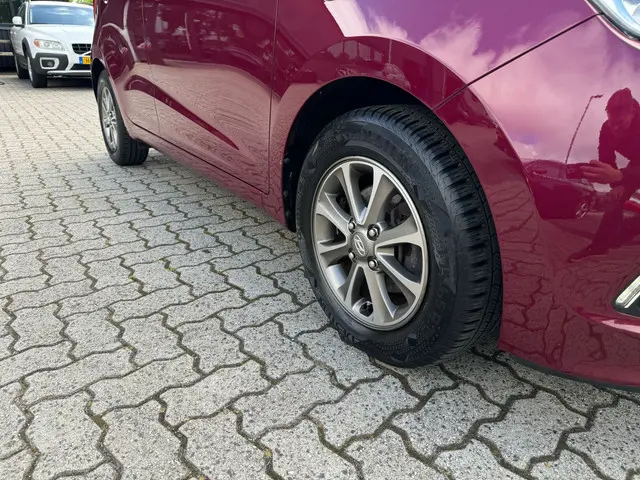 Hyundai i10 1.0i i-Motion Premium 2014 Benzine 18