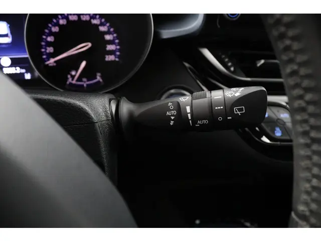 Toyota C-HR 2.0 Hybrid Dynamic 2021 Hybride Benzine 30