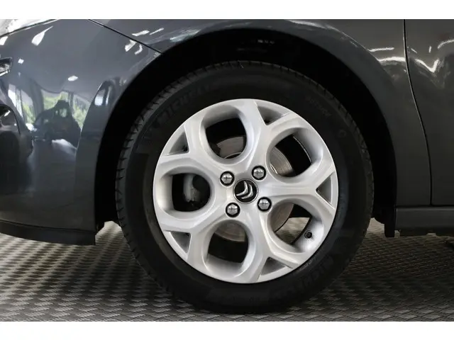 Citroën C3 1.2 PureTech Exclusive 2015 Benzine 15