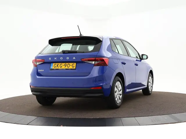 Škoda Fabia 1.0 Tsi 95pk Selection 2024 Benzine 2