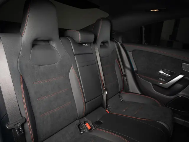 Mercedes-Benz CLA Coupé 180 AMG Line 2025 Benzine 21