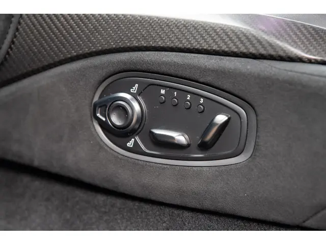 Aston Martin V8 Vantage 4.0 2018 Benzine 54