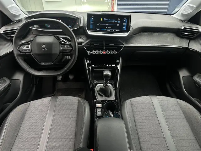 Peugeot 208 1.2 PureTech 100pk Allure Pack 2021 Benzine 12