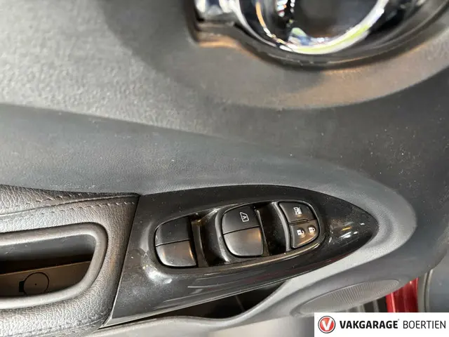 Nissan Juke 1.6 Connect Edition 2013 Benzine 19