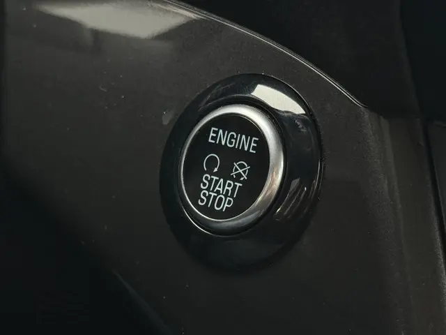 Ford C-MAX 1.5 Titanium 2018 Benzine 24