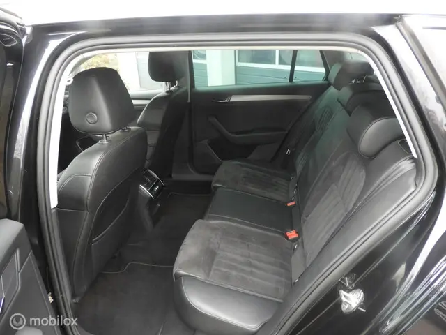 Škoda Superb Combi 1.8 TSI Business 2016 Benzine 15