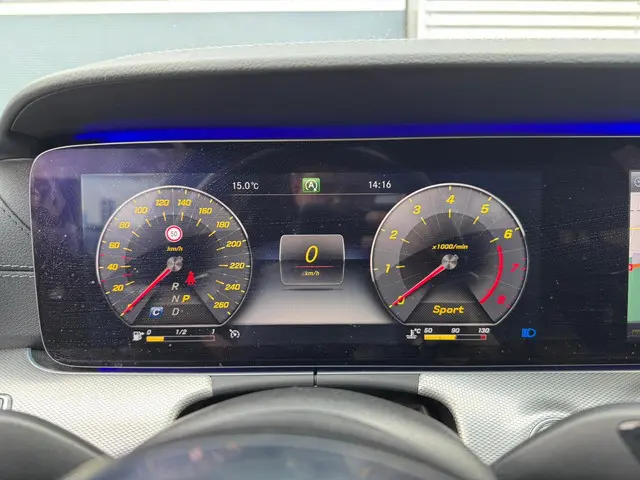 Mercedes-Benz E-Klasse 200 Premium Plus 2019 Benzine 25