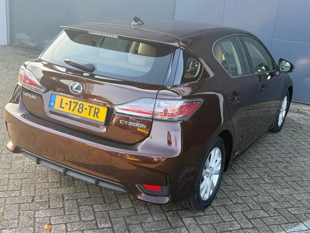 Lexus CT 200h Luxury Line 2017 Hybride Benzine 4