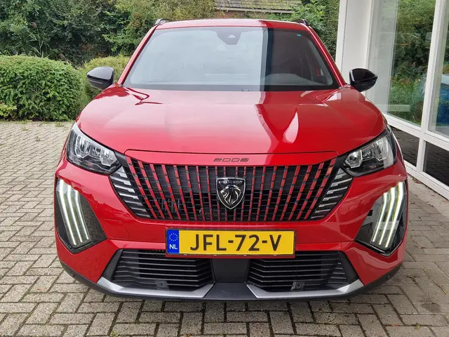 Peugeot 2008 1.2T 130pk Automaat Allure 2024 Benzine 2