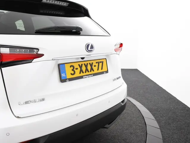 Lexus NX 300h AWD F Sport Line 2014 Hybride Benzine 42
