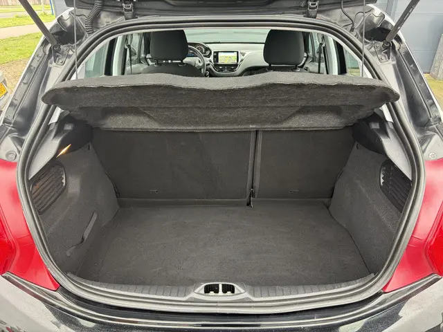 Peugeot 208 1.2 e-VTi Blue Lease 2013 Benzine 31