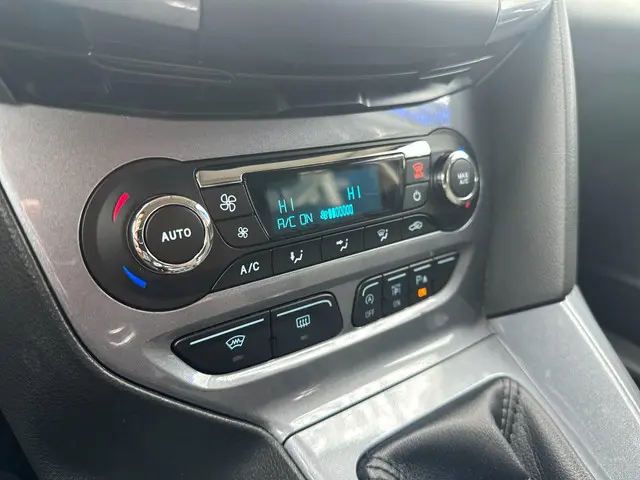 Ford Focus Wagon 1.0 EcoBoost Titanium 2013 Benzine 63