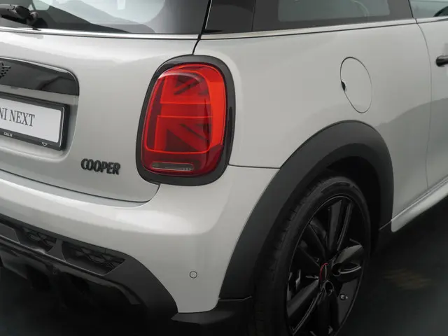MINI 3-Deurs Cooper 2022 Benzine 26