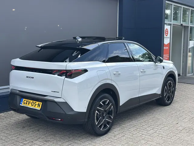 Peugeot 3008 1.2 Hybrid 145 GT 2024 Hybride Benzine 8