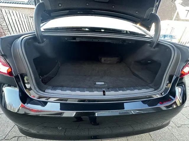 BMW 3 Serie 330e Sport Edition 2019 Hybride Benzine 22