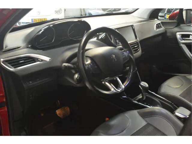 Peugeot 2008 1.2 PureTech Allure 2018 Benzine 7