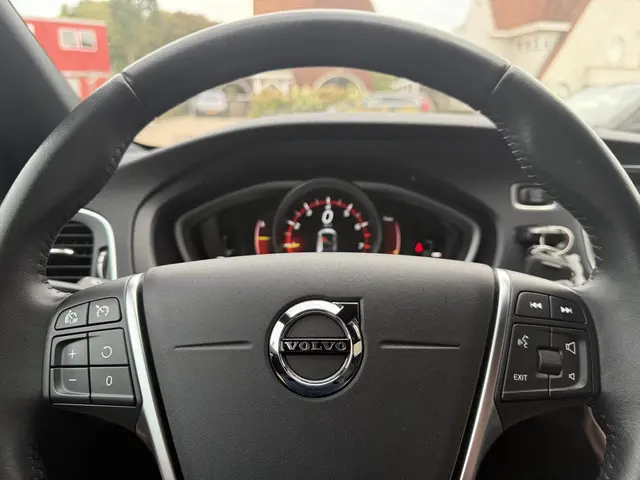 Volvo V40 2.0 T2 Momentum 2018 Benzine 19