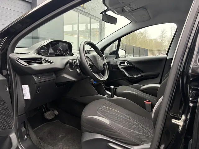 Peugeot 208 1.2 e-VTi Blue Lease 2013 Benzine 7