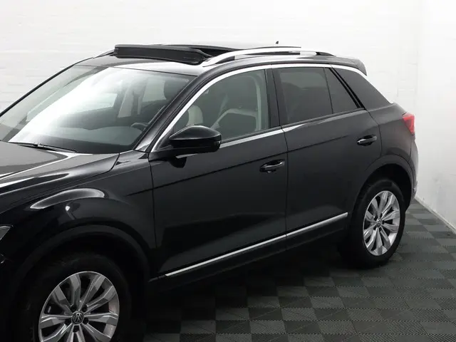 Volkswagen T-Roc 1.5 TSI R-line+ Aut- 2019 Benzine 30
