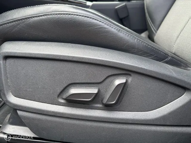 Audi Q5 55 TFSI e S edition 2022 Hybride Benzine 10