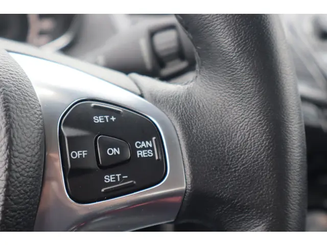 Ford Fiesta 1.0 EcoBoost Titanium 2015 Benzine 14