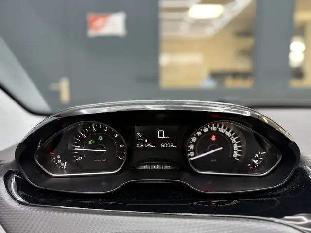 Peugeot 2008 1.2 PureTech Blue Lion 2019 Benzine 19