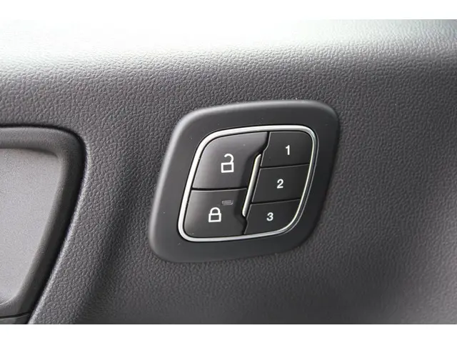 Ford Kuga 2.5 PHEV ST-Line X 2024 Hybride Benzine 17