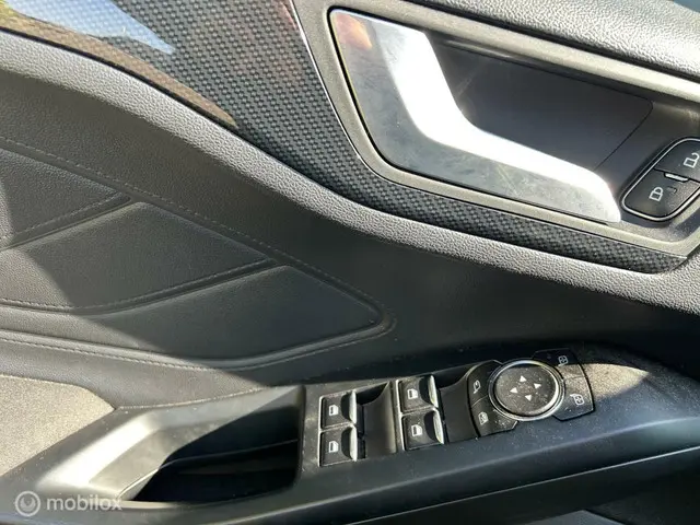 Ford Focus 1.0 EcoBoost ST Line Business 2019 Benzine 17