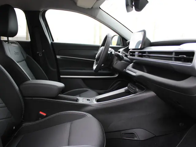 Jeep Avenger 1.2 e-Hybrid Summit 2025 Hybride Benzine 7