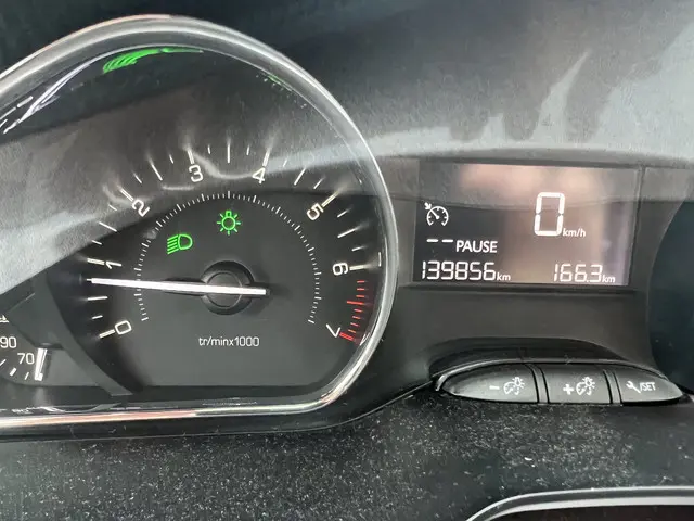 Peugeot 2008 1.2 VTi Active 2013 Benzine 8