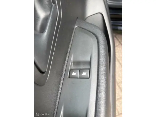 Peugeot 208 1.2 PureTech Blue Nw APK! 2021 Benzine 11