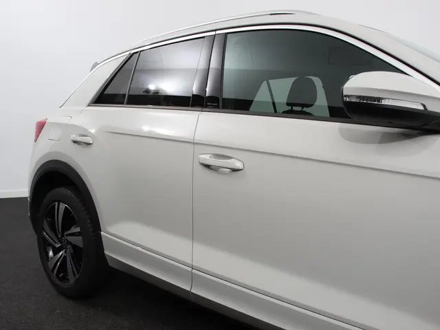 Volkswagen T-Roc 1.5 TSI R-Line+ 2025 Benzine 30
