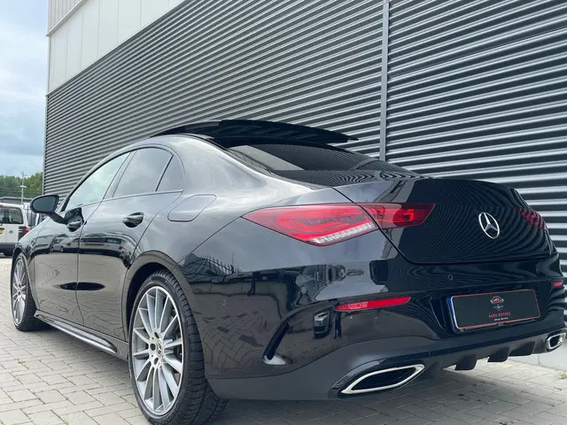 Mercedes-Benz CLA 250 4MATIC Premium Plus 2022 Benzine 6