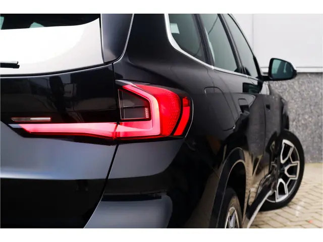 BMW X1 sDrive18i 2023 Benzine 51