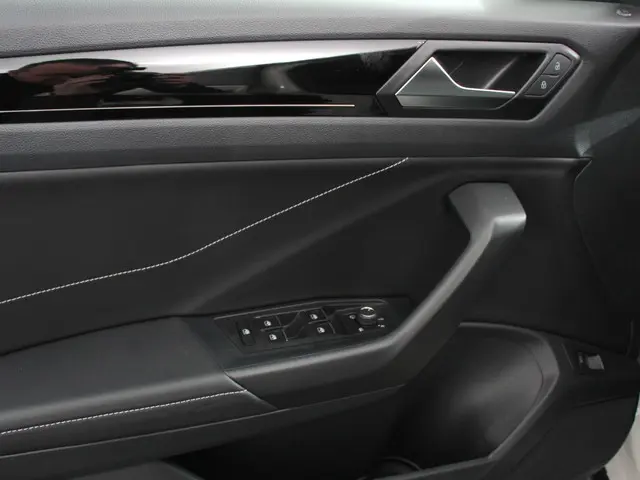 Volkswagen T-Roc 1.5 TSI R-Line+ 2025 Benzine 13