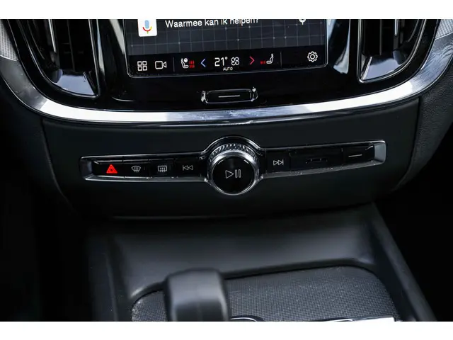 Volvo V60 2.0 B3 Essential Edition 2023 Benzine 23