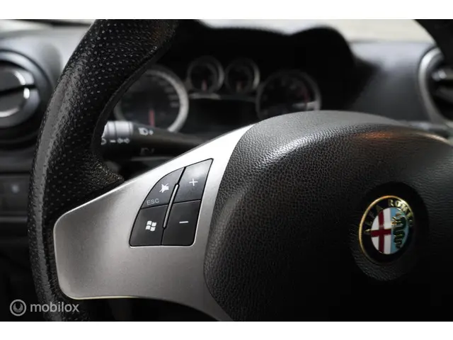 Alfa Romeo MiTo 1.4 Centenario 2013 Benzine 11