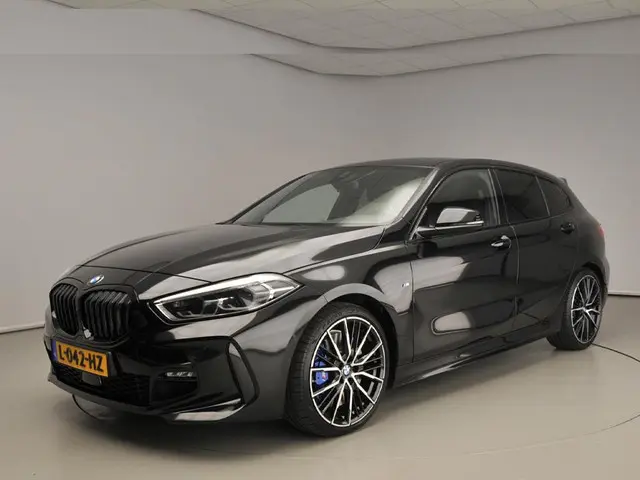 BMW 1 Serie 5-deurs 118i 2021 Benzine 36